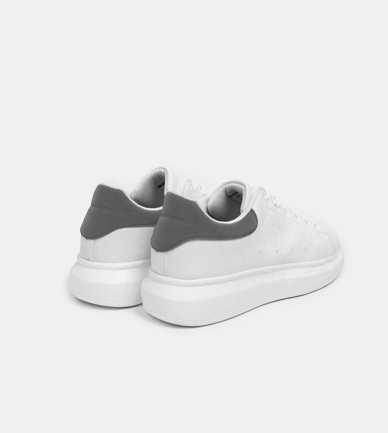 Top white deals trainers 219